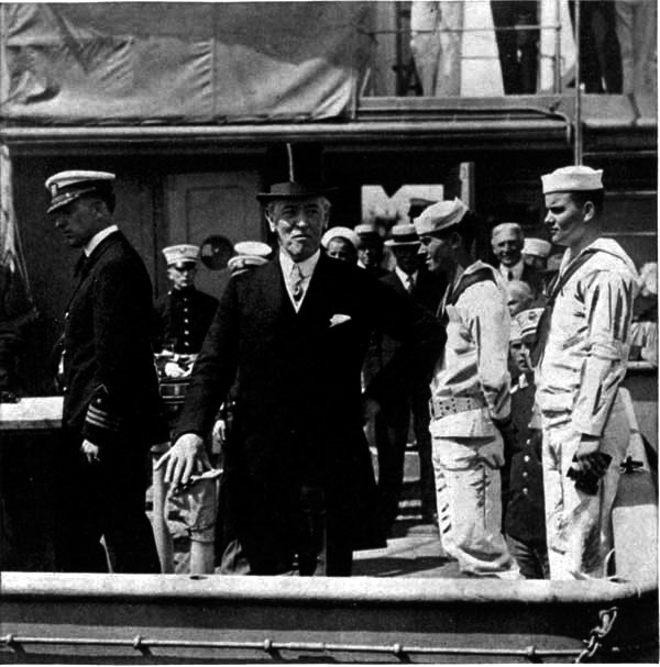 1919: On the bridge of the <i>George Washington</i> on
the return from the Peace Conference