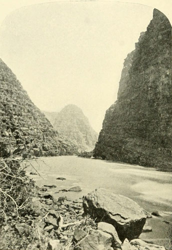 Canyon of Lodore,
Green River. Looking up the Canyon.